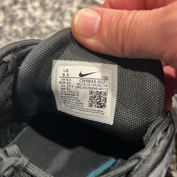 9.5 Nike Air Max 720 - Picture 5 of 6